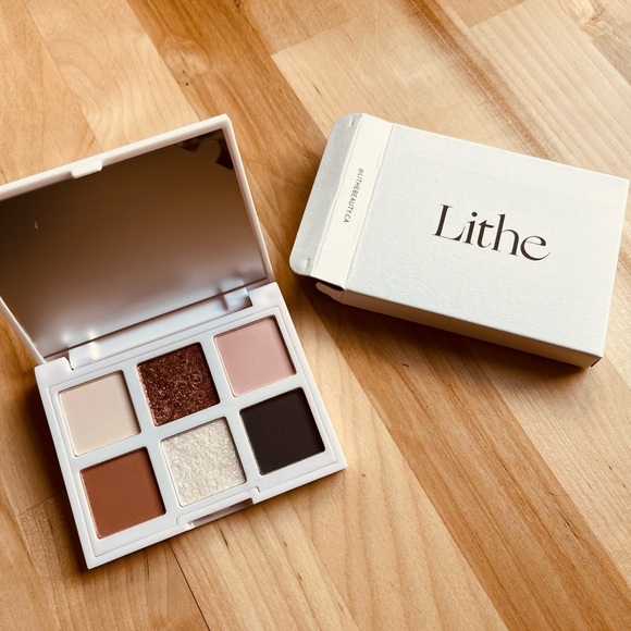 Lithe Eyeshadow Palette - Picture 1 of 4